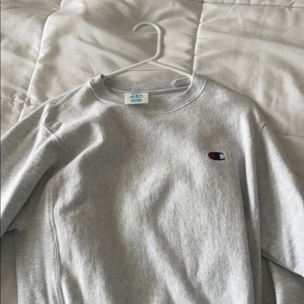 champion hoodie small like new! no stains